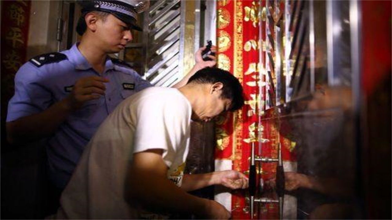 嘉兴请开锁师傅开了锁后，师傅